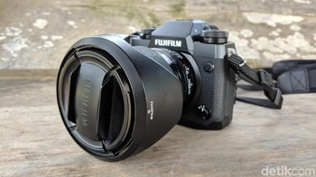 Fujifilm memberikan layar LCD fleksibel berukuran 3 inch. Foto: Adi Fida Rahman/detikINET