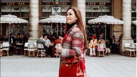 Seperti biasanya, ibu dari Al, El, dan Dul ini selalu tampil stylish. Foto: Instagram Maia Estianty