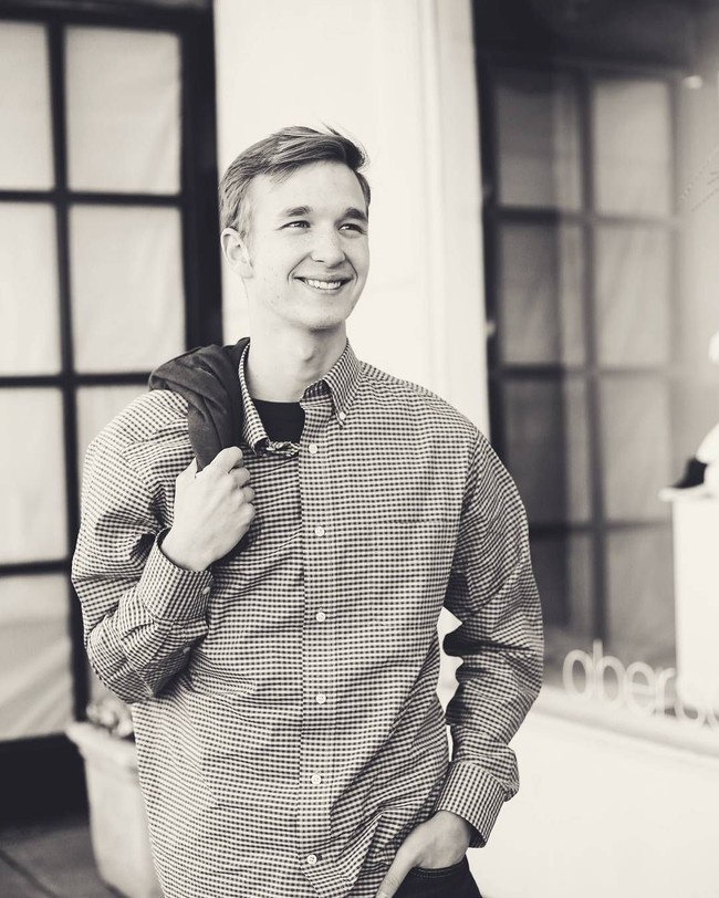 Senyuman Ben yang terlihat manis. Foto: Instagram