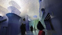 Stasiun Toledo Metro Art, Naples, Italia. Dari namanya saja sudah bisa ditebak. Stasiun ini disebut paling spektakuler secara visual karena punya nilai seni yang menawan./Foto: Popular Mechanics