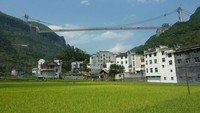 Jembatan Aizhai, China. Tinggi 350 m. Berloksi di Hunan, China. Foto: Dangerous Road