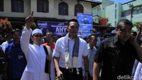 Pada hari ke tiga road show-nya, Minggu (18/3/2018), AHY mengunjungi Pesantren Yamisa, Kecamatan Soreang, Kabupaten Bandung. Foto: Wisma Putra/detikcom