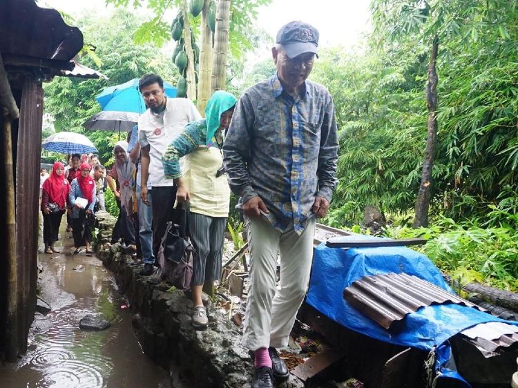 Ketika Duta WHO Terjang Hujan dan Becek untuk Kunjungi Pasien Kusta