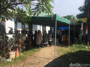 Wanita yang Tertimpa Besi di Pasar Rumput Tewas