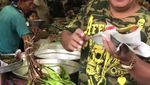 Intip Gaya Makan Pengacara Kondang Hotman Paris Lewat 12 Foto Ini