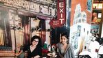 Begini 11 Keseruan Mikha Tambayong Saat Minum Kopi hingga Ngeteh Cantik