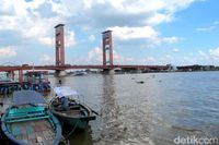 Jembatan Ampera di Palembang yang wisata airnya bisa disulap seperti di Sydney sana (Afif Farhan/detikTravel)