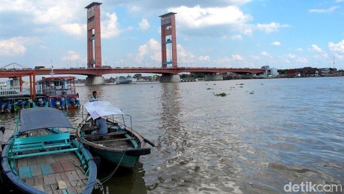 Jembatan Ampera di Palembang