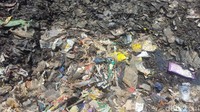 Tumpukan sampah itu didominasi sampah plastik serta sampah rumah tangga (Foto: Zunita Amalia Putri/detikcom)