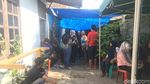 Foto: TKP Bu Mimin Tewas Tertimpa Besi Proyek Rusun Pasar Rumput