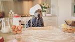 Lucunya! Aksi The Blueboys, Dua Anjing  yang Suka Ngemil Kue dan Popcorn