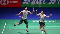 Partai pertama akan dibuka dengan penampilan ganda campuran Jepang, Yuta Watanabe/Arisa Higashino (Jepang). Mereka akan menghadapi wakil China, Zheng Siwei/Huang Yaqiong. (Peter Cziborra/Reuters)