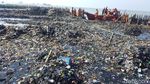 Foto Hari ke-2 Hasil Pembersihan Sampah di Teluk Jakarta