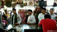 Sementara itu, calon Wakil Gubernur Jawa Barat nomor urut 3 Syaikhu mengatakan Jawa Barat dan DKI Jakarta bisa bersinergi dalam hal mengembangkan perekonomian di Jawa Barat, seperti Tasikmalaya yang terkenal dengan produk kerajinannya.