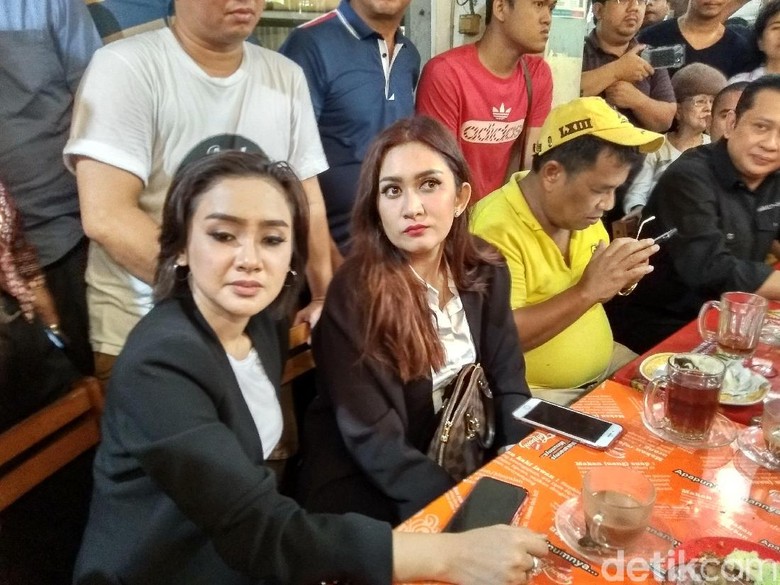 Pasca Putus, Cita Citata Ngaku Tak Trauma Pacaran dengan Bule Pasca Putus, Cita Citata Ngaku Tak Trauma Pacaran dengan Bule