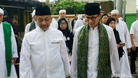 Pasangan Asyik ini siap membuka lapangan kerja seluas-luasnya di Jawa Barat. Selama ini masyarakat sangat sulit dalam mencari pekerjaan.