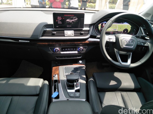 Mengaspal Bersama SUV Elegan dari Jerman, Audi Q7