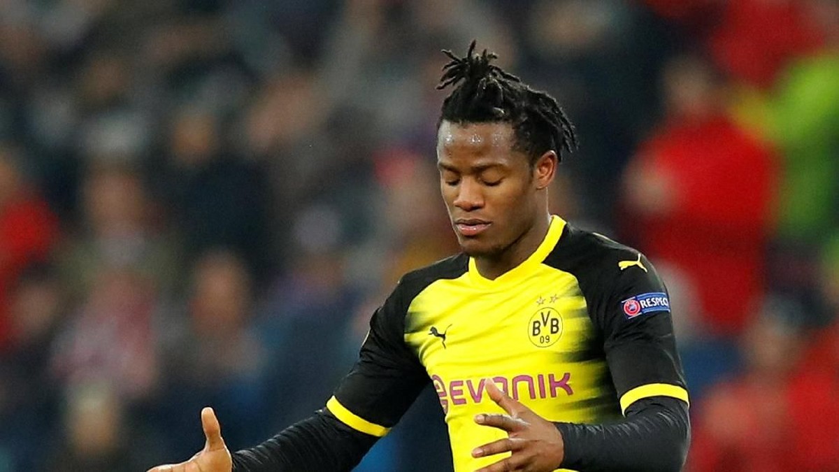 Borussia Dortmund menang atas Hannover 96 lewat gol Michy Batshuayi (Leonhard Foeger/REUTERS)