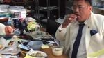 Intip Gaya Makan Pengacara Kondang Hotman Paris Lewat 12 Foto Ini