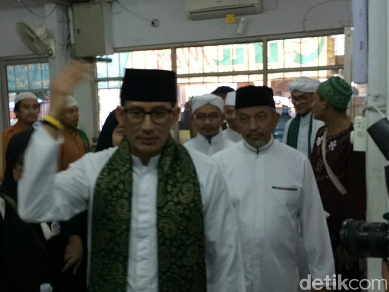 Kampanyekan Sudrajat-Syaikhu, Sandiaga Bicara Ekonomi Umat Kampanyekan Sudrajat-Syaikhu, Sandiaga Bicara Ekonomi Umat