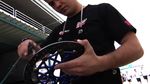 Bersih-bersih Motor Balap Sebelum Start MotoGP