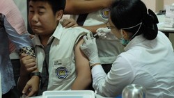 Bikin Ngakak Ini Kumpulan Tingkah Masyarakat Saat Terima Vaksinasi
