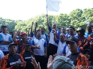 Ditolak Salaman, Ganjar Sebut Panwas Jepara Memutus Silaturahmi