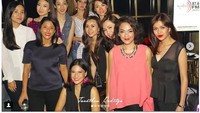 Nia Ramadhani pun juga turut meramaikan pesta ulang tahun Dian Sastro saat itu. Foto: Instagram Nananarang