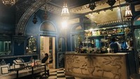 Mini bar di desain dengan ukiran dua macan Bengal yang banyak berada di negara India. Anda juga bisa memesan gin dan wine di sini. Foto: Istimewa