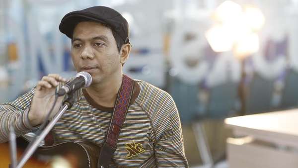 Adrian Yunan Sang Penyintas Adrian Yunan Sang Penyintas