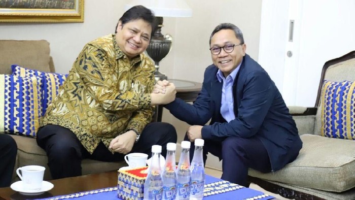 Airlangga Hartarto dan Zulkifli Hasan salam komando