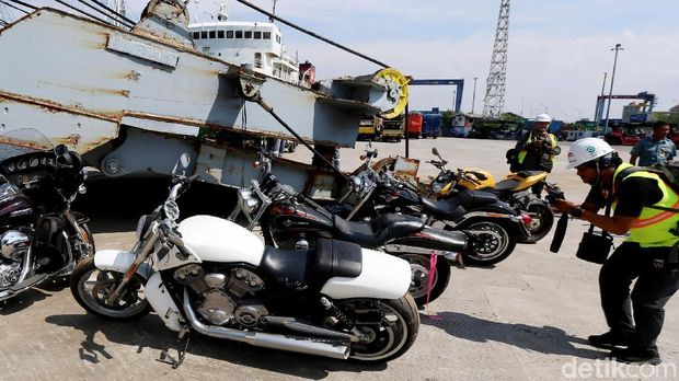 Perjalanan Bupati HST Pemilik 23 Mobil Mewah Kini Masuk Meja Hijau