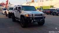 Tampak mobil polisi berada di urutan terdepan, disusul Harley Davidson Streamin Eagle yang dikendarai, kemudian disusul 8 mobil lalu 2 mobil towing yang membawa moge (Foto: Eva Safitri/detikcom)