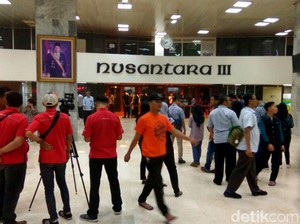 Gedung DPR Kebakaran, Reaksi Netizen Mengejutkan