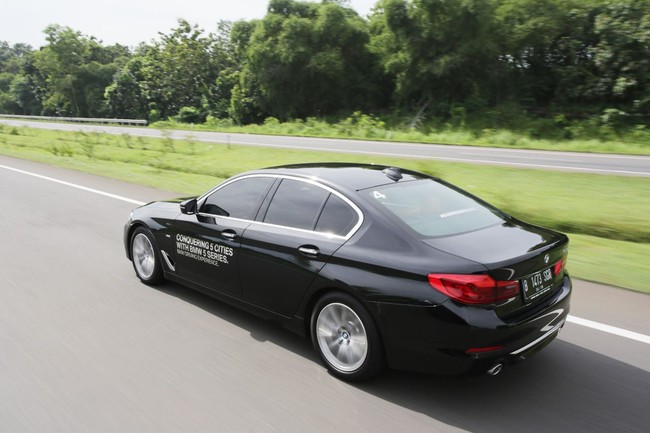 Jakarta-Surabaya Kendarai BMW 520i? Siapa Takut!