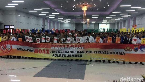 Ustaz Arifin Ilham dan Polres Jember ajak tangkal hoax/
