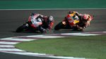 Foto: Dovizioso Menangi MotoGP Qatar yang Ketat