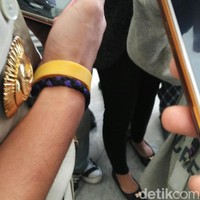 Ketika itu, selebriti dan sosialita Tanah Air yang tersohor seperti Wulan Guritno dan Amanda Soekasah menggagas sebuah gelang yang bernama Bracelet of Hope atau gelang harapan. Gelang ini memiliki tujuan mulia, yaitu membantu para penderita kanker. (Foto: Fida/detiknews)