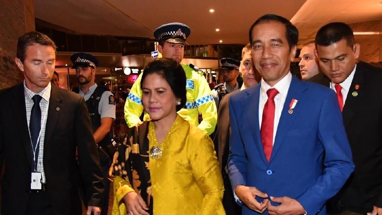 Tiba di Selandia Baru, Jokowi Siap Bahas Hubungan Dua Negara Tiba di Selandia Baru, Jokowi Siap Bahas Hubungan Dua Negara