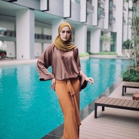 Siapa sangka dari stalking di Instagram, mereka berdua bisa berlanjut hingga ke pelaminan. Pernikahan Suzana Manad dan Hafizh Syahrin juga jadi perbincangan hangat di Malaysia. Foto: Instagram Suzana Manaf