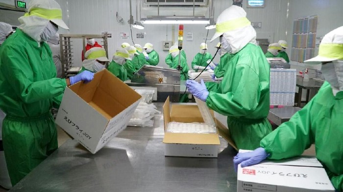 PT. Panca Mitra Multi Perdana terus menggenjot produksi udang beku. di 2018, mereka menargetkan 20.000 ton produk jadi untuk memenuhi pasar ekspor Amerika dan Jepang.