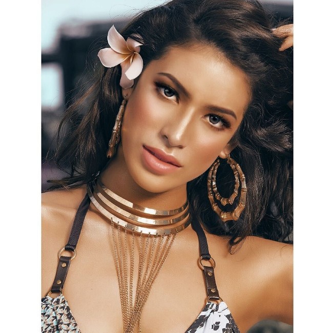 Pemilik nama lengkap Samantha Katie James ini merupakan model Malaysia kelahiran 1994. Foto: Instagram