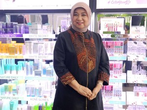 Nurhayati Subakat Jual Wardah dari Pintu ke Pintu, Kini Punya 10.000 Karyawan