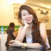 Pada postingannya itu terlihat masa kecil Erika memiliki kulit gelap. Namun, semakin dewasa, ia pun berubah. Foto: Facebook