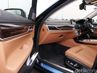 Galaknya Mobil Listrik nan Mewah BMW