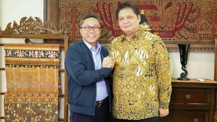 Airlangga Hartarto dan Zulkifli Hasan salam komando