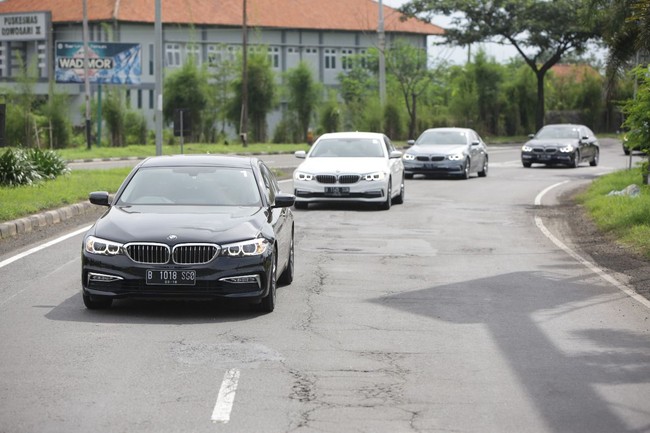 Jakarta-Surabaya Kendarai BMW 520i? Siapa Takut!