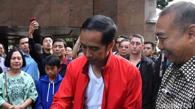 Foto: Jokowi Tanda Tangan Mobil JOKOWI di Selandia Baru