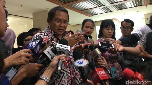 Menkominfo Tegaskan DPR: Tak Ada Kebocoran Data SIM Card