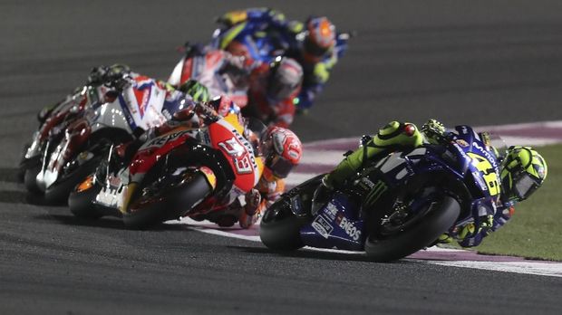 Valentino Rossi disebut fantastis karena meraih podium ketiga di MotoGP Qatar meski berusia 39 tahun.